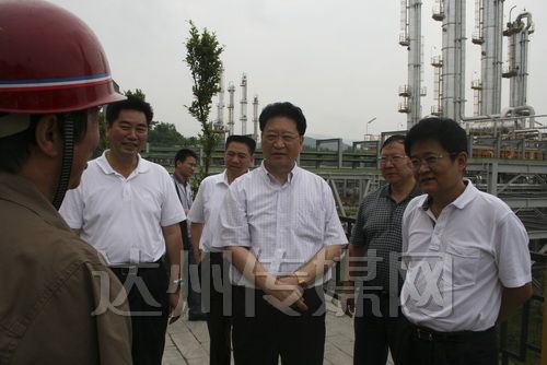 欧泽高深入推进党风廉政建设全力推动达州跨越发展